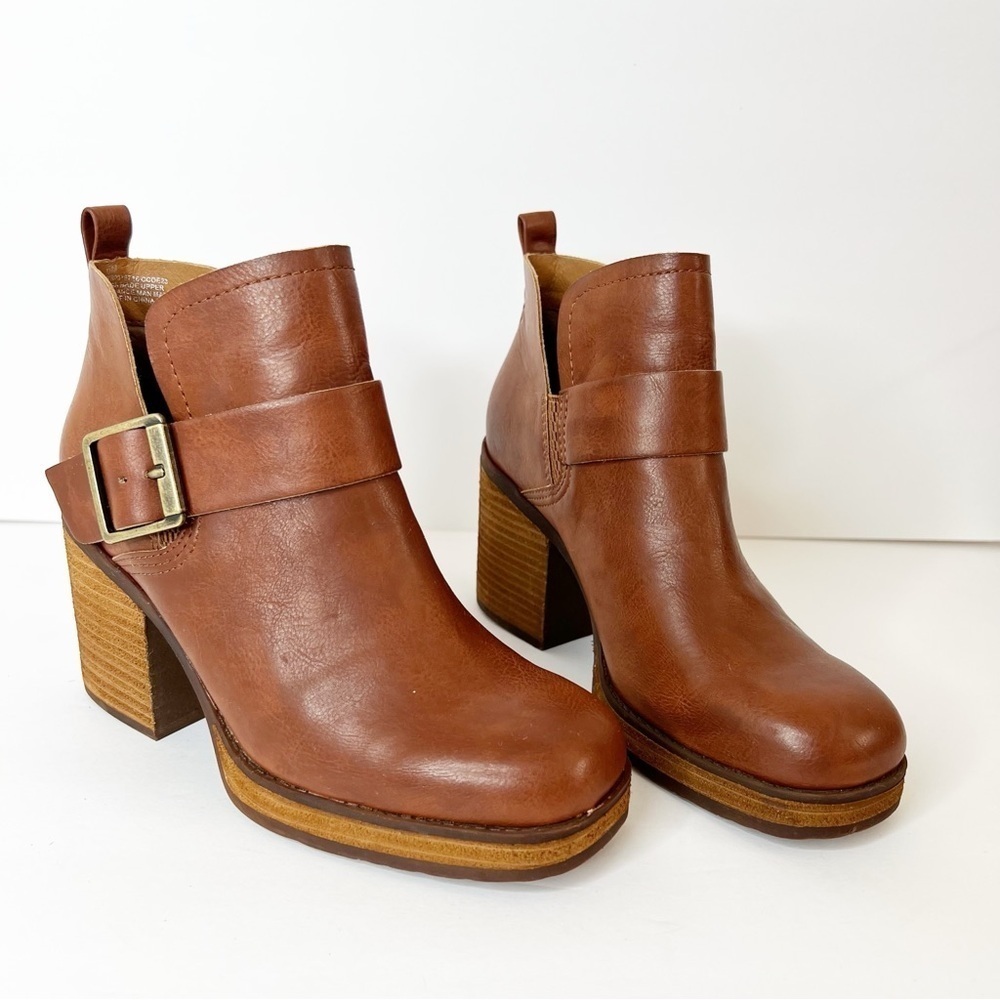 Korks By Kork-Ease Anubd Leather Heeled Lug Sole Boot Size 6